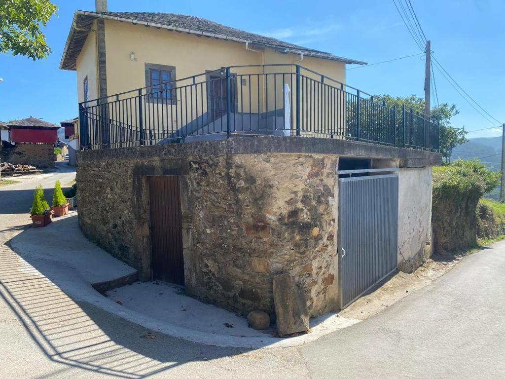Casa Ezequiel Villa Trevias ภายนอก รูปภาพ